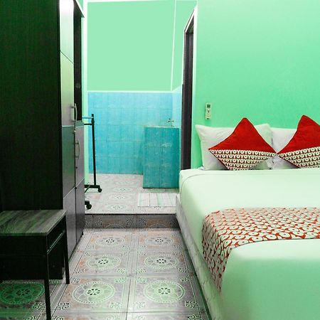 OYO 3095 Semarapura Homestay Makassar Luaran gambar