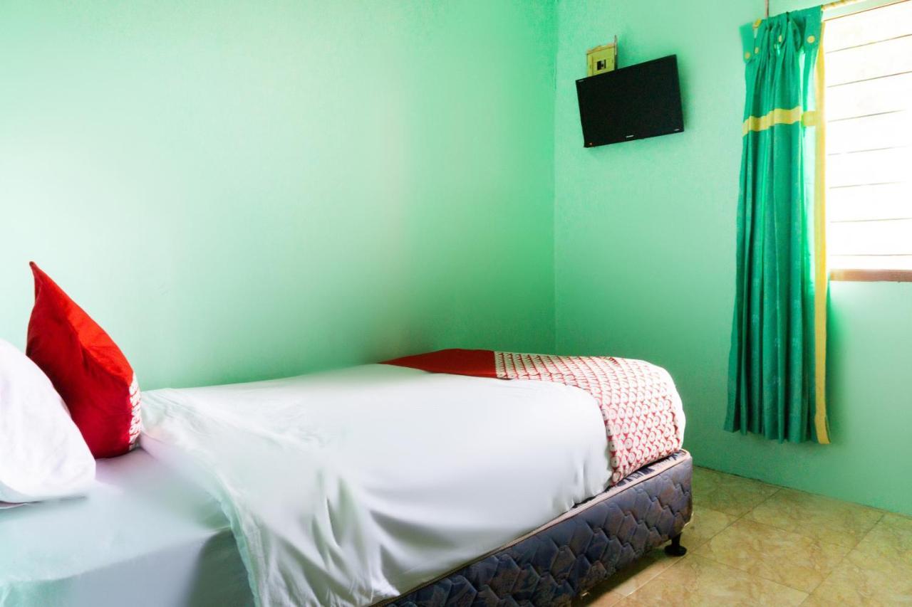 OYO 3095 Semarapura Homestay Makassar Luaran gambar