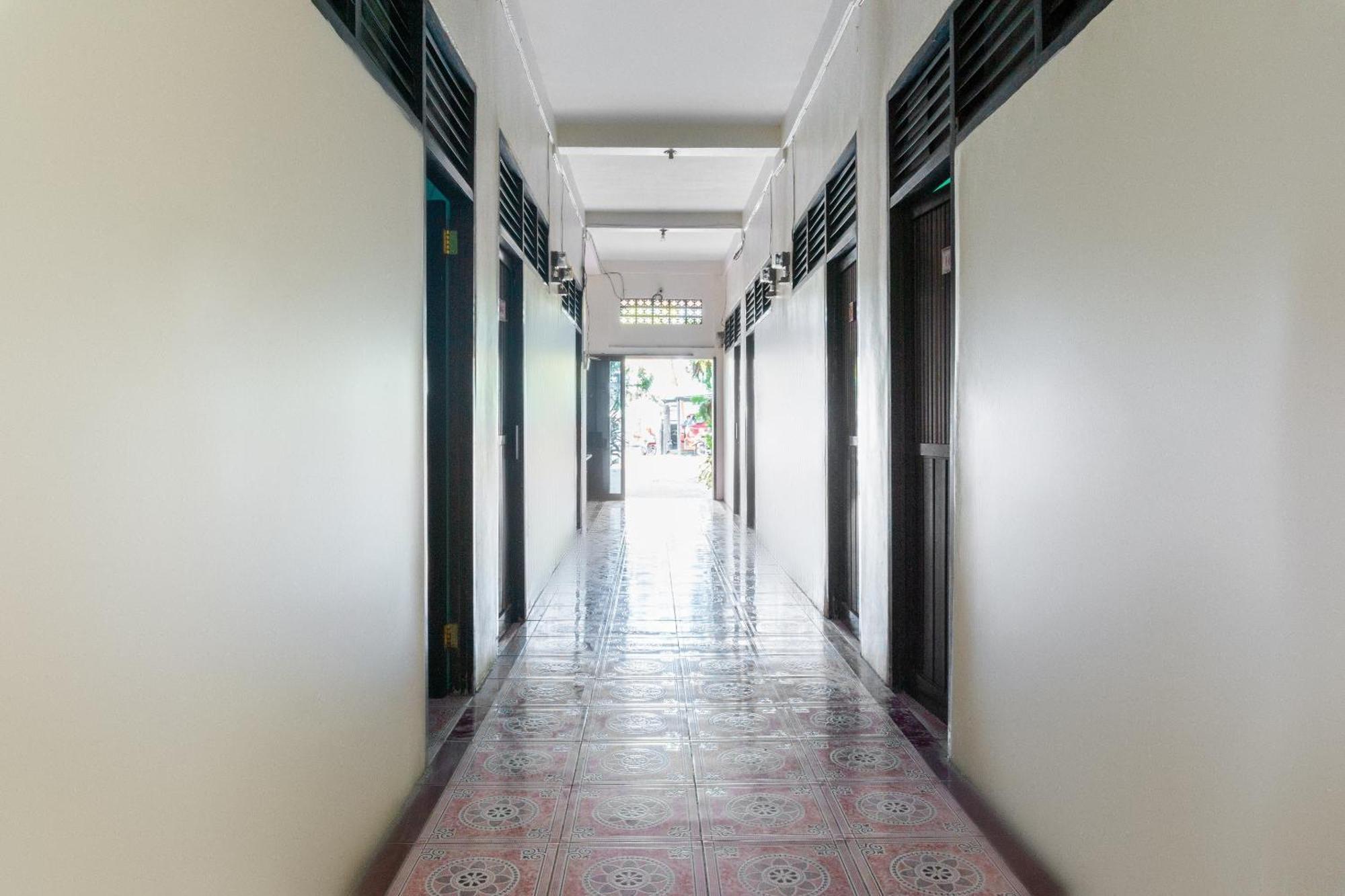 OYO 3095 Semarapura Homestay Makassar Luaran gambar