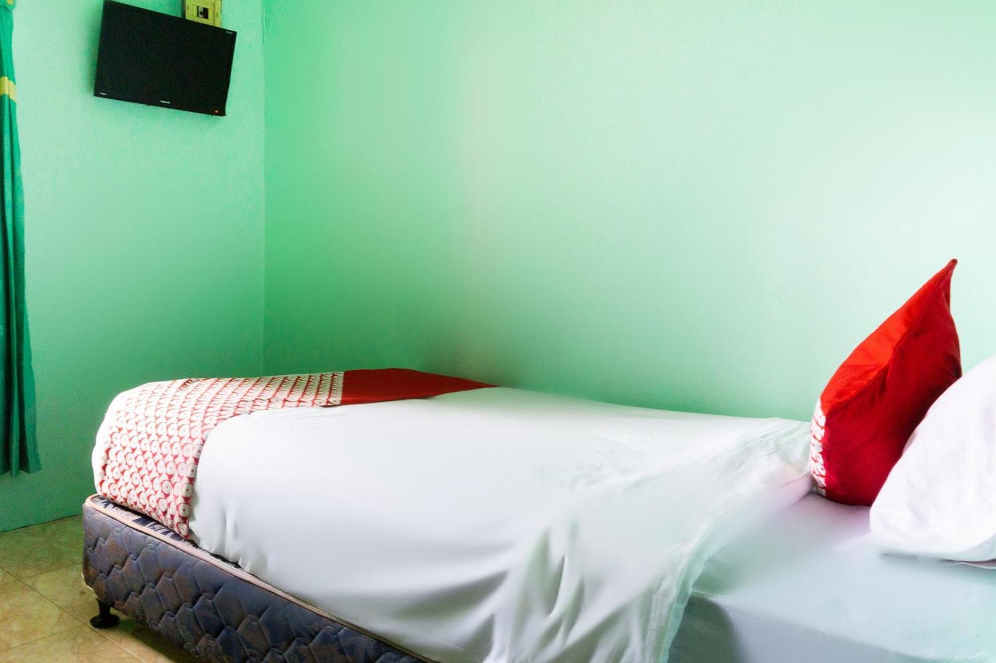 OYO 3095 Semarapura Homestay Makassar Luaran gambar