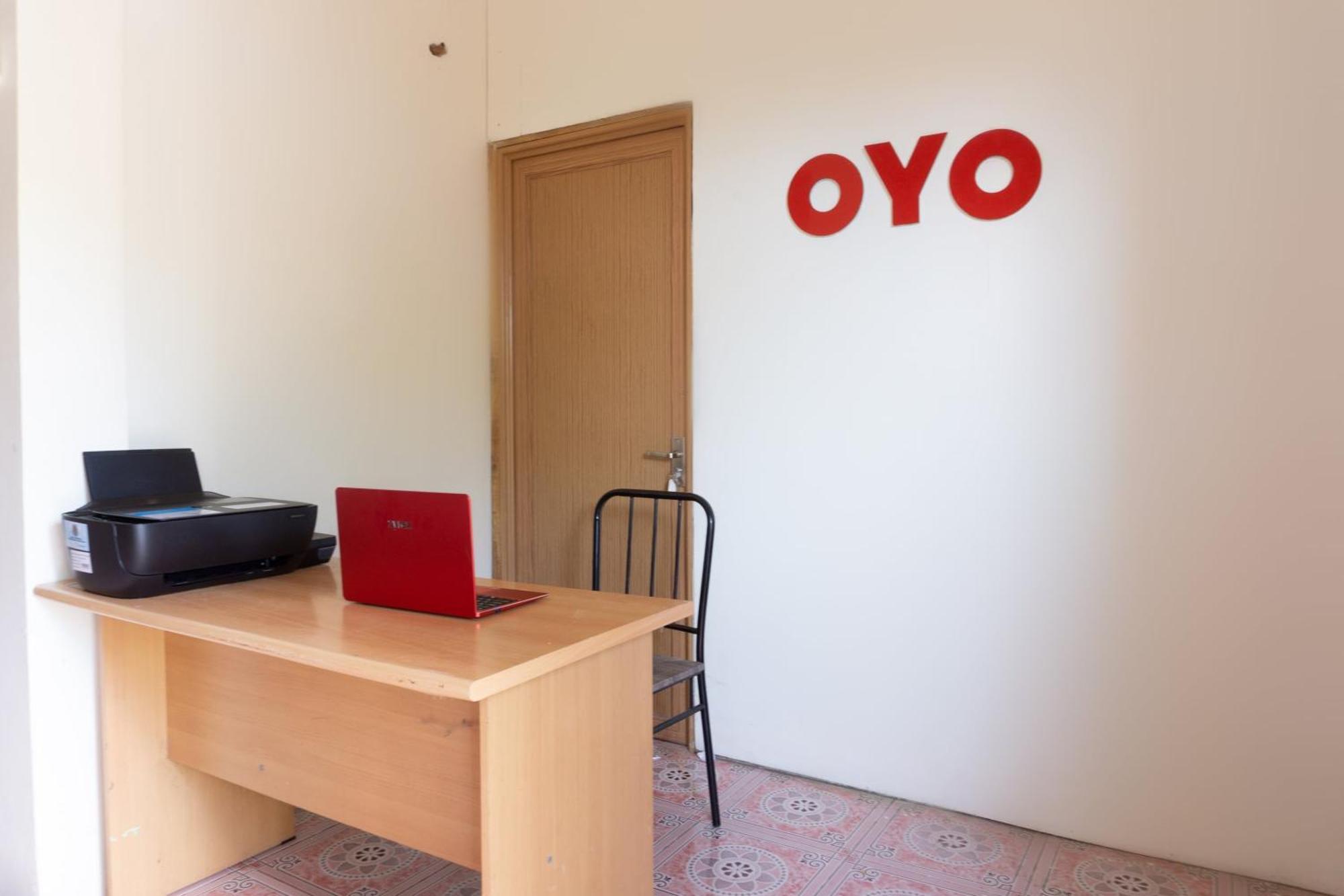 OYO 3095 Semarapura Homestay Makassar Luaran gambar